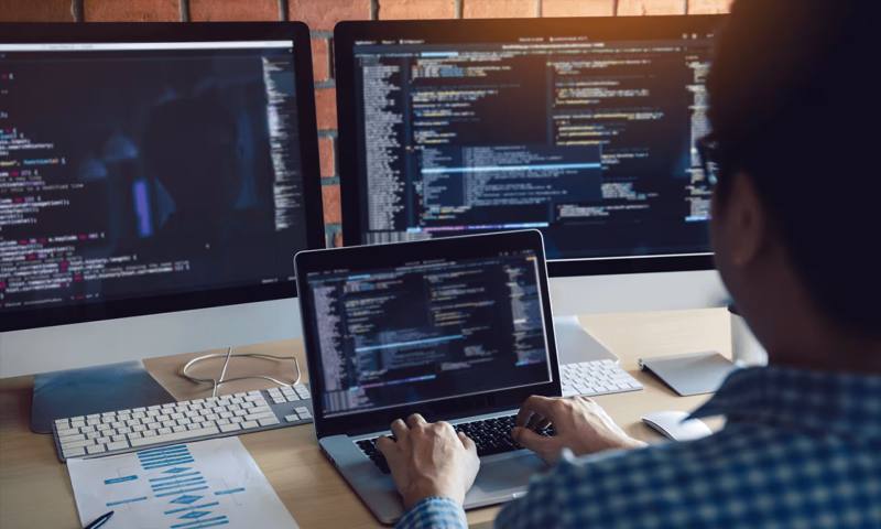 数据科学选型:R与Python如何赋能南浔区网站建设?